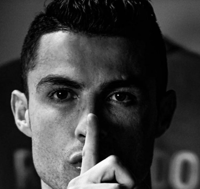 瓜帅：我们要拿98分才能英超夺冠；与摄影师冲突后马上道歉了