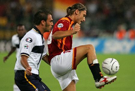 绿茵传承，足球主题文化展“十五运”站在广东美术馆开幕