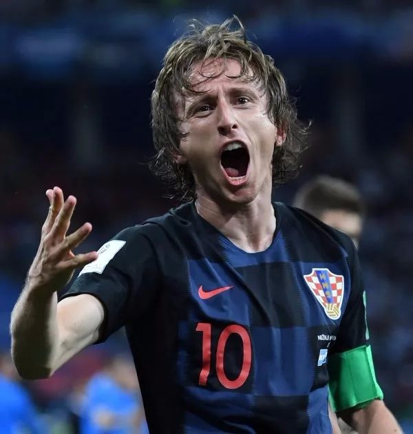 中超历年冠军回顾：深圳健力宝夺元年冠军，海港完成三连冠